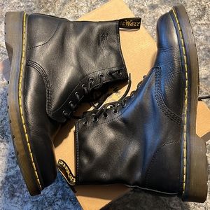 COPY - Dr. Martens BLACK Air Wair Boots. Men’s size 11.